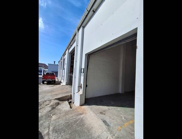182M² WAREHOUSE TO LET IN ARCADIA